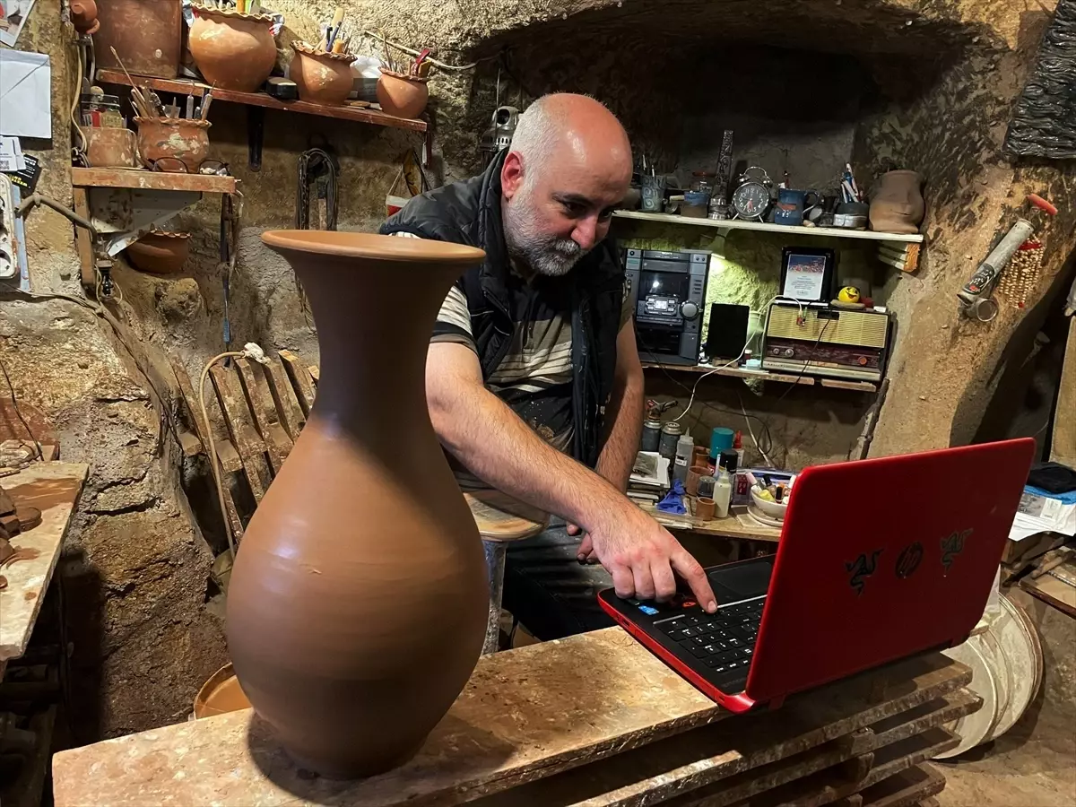 Avanoslu seramik ve çanak ustaları, AA'nın 'Yılın Kareleri' oylamasına katıldı