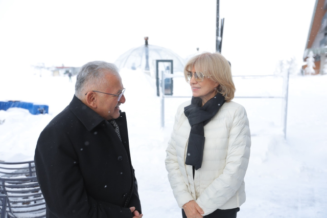 Başkan Büyükkılıç, Eski Başbakan Tansu Çiller'e Erciyes'i Tanıttı Başkan Büyükkılıç, Eski Başbakan Tansu Çiller'e Erciyes'i Tanıttı