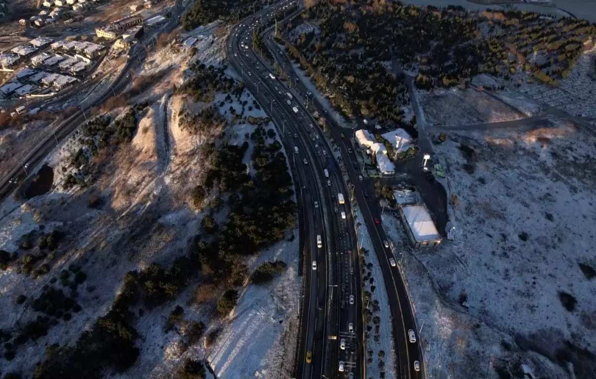 Beylikdüzü ve Büyükçekmece'de havadan kar manzarası