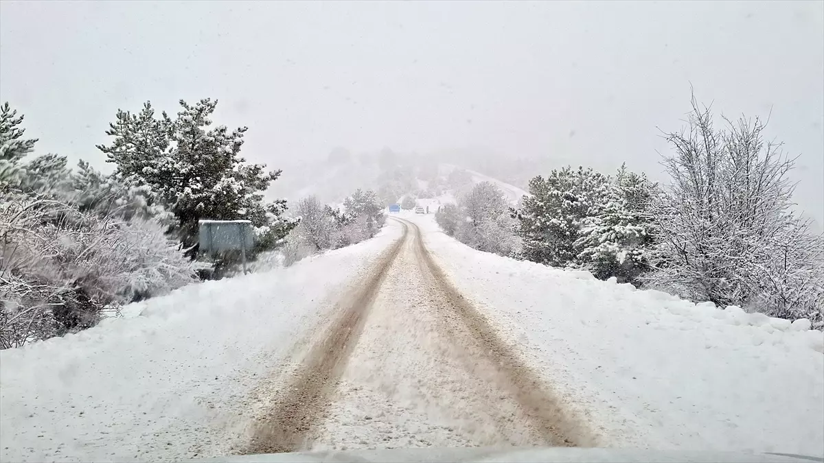Beypazarı'nda kar yağışı etkili oldu