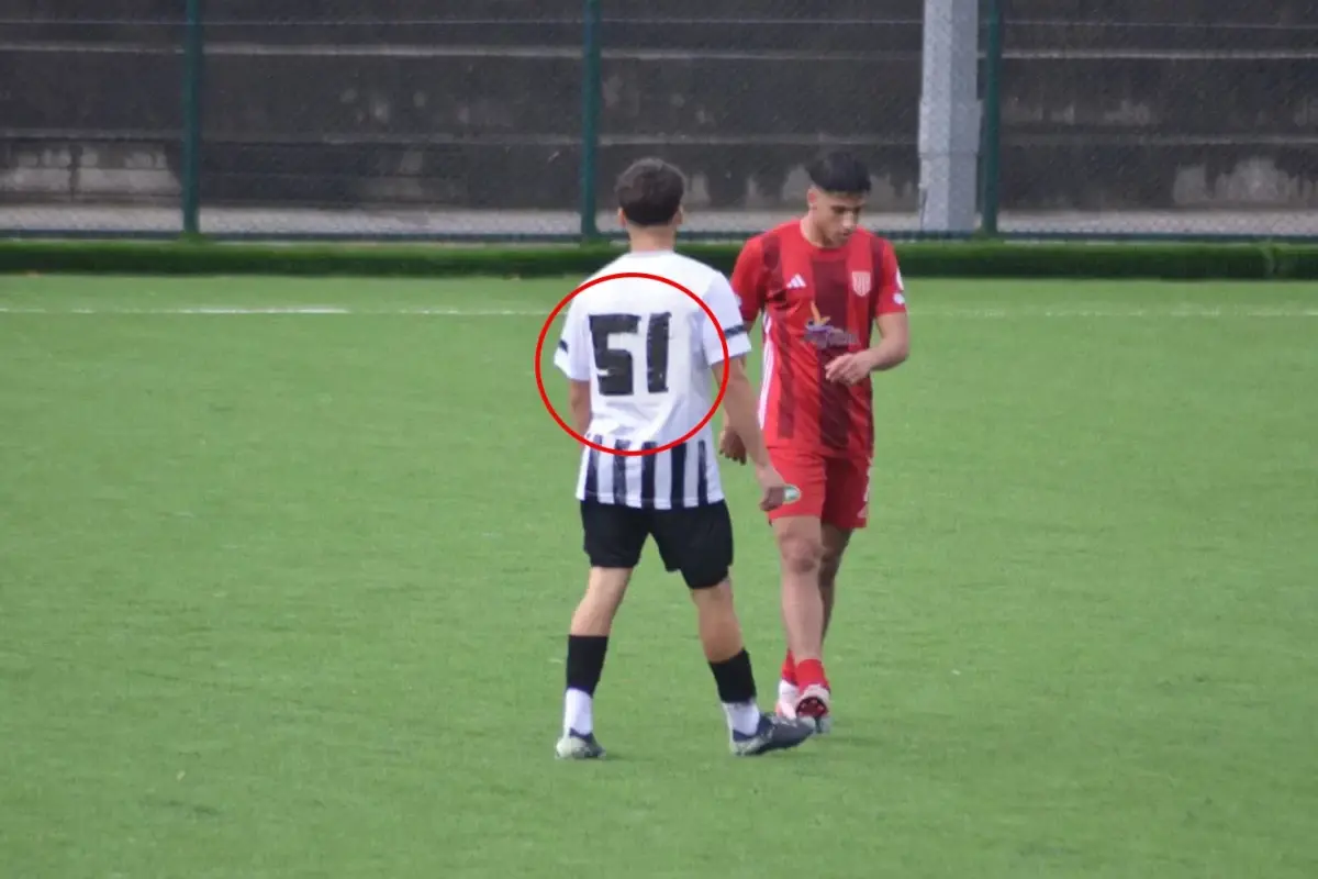 Bir kulübün çöküşü: İmkansızlıktan forma numaralarını bantla oluşturdular