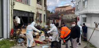 Bursa'da 2 katlı evden 9 kamyon çöp çıktı