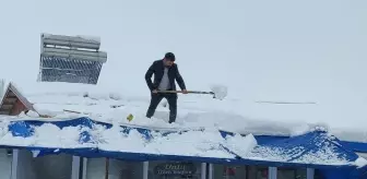 Çelikhan'da kar yağışı etkili oluyor