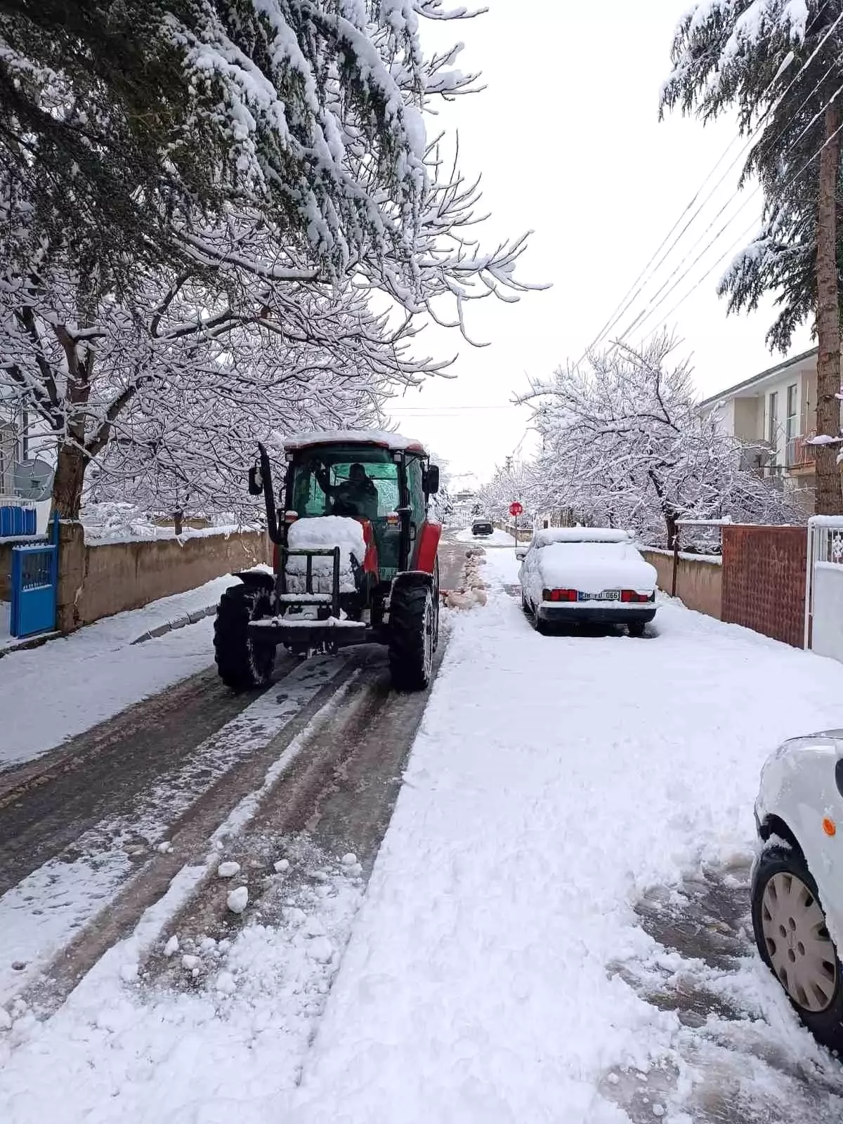 Develi'de kar kalınlığı 10 santime ulaştı