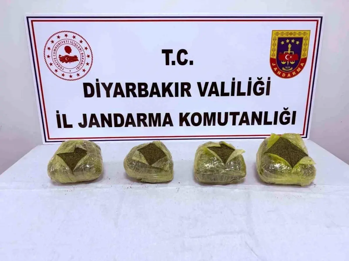 Diyarbakır'da 28 kilo esrar ele geçirildi