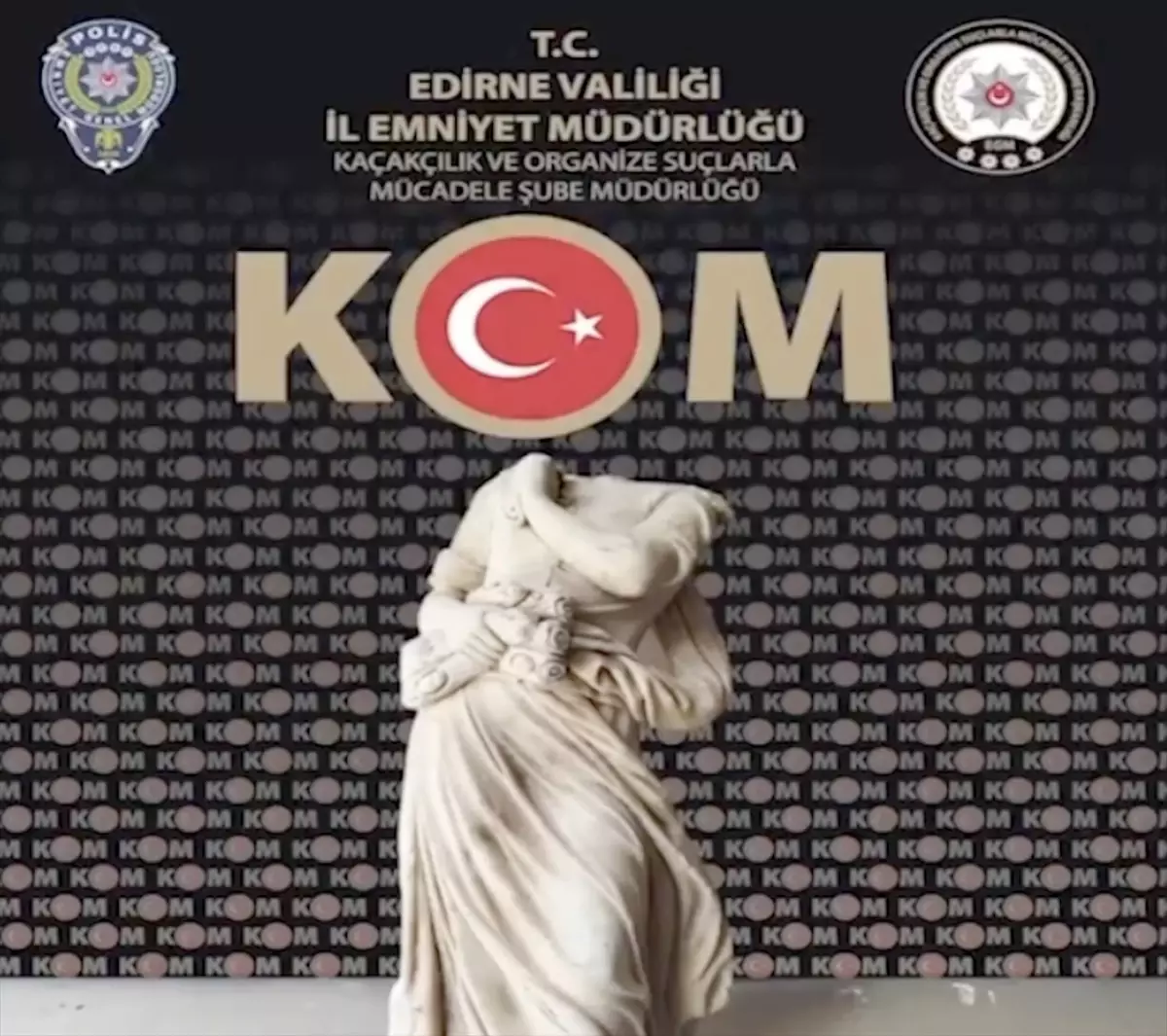 Edirne'de geçen yıl polislerce çok sayıda kaçak ürün ve tarihi eser ele geçirildi