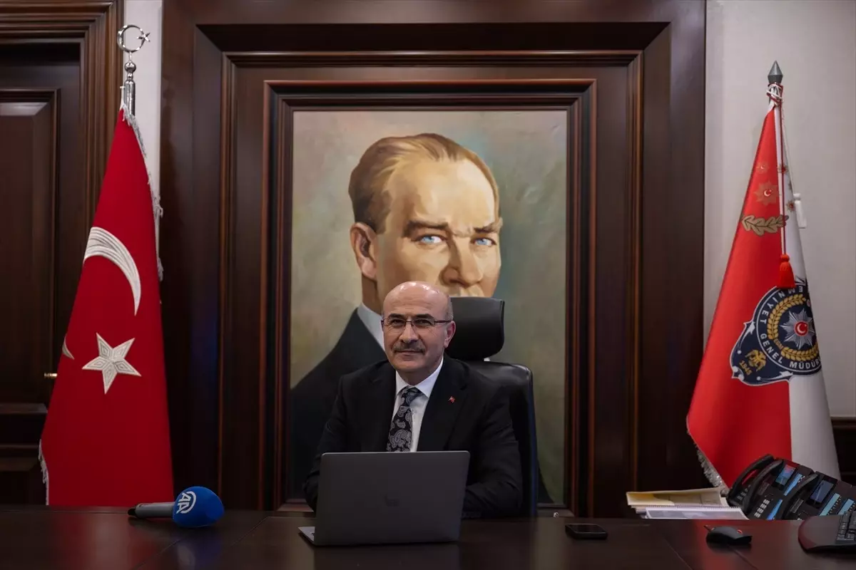 Emniyet Genel Müdürü Demirtaş, AA'nın 'Yılın Kareleri' oylamasına katıldı