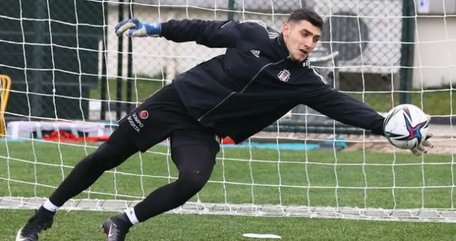 Emre Bilgin ile Türkü Su Demirel sevgili mi? Beşiktaş'ın kalecisi Emre Bilgin ile oyuncu Türkü Su Demirel arasında ne var, ne açıklama yaptılar?