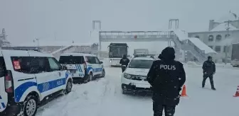 Erzincan-Gümüşhane kara yolu kar nedeniyle ulaşıma kapatıldı