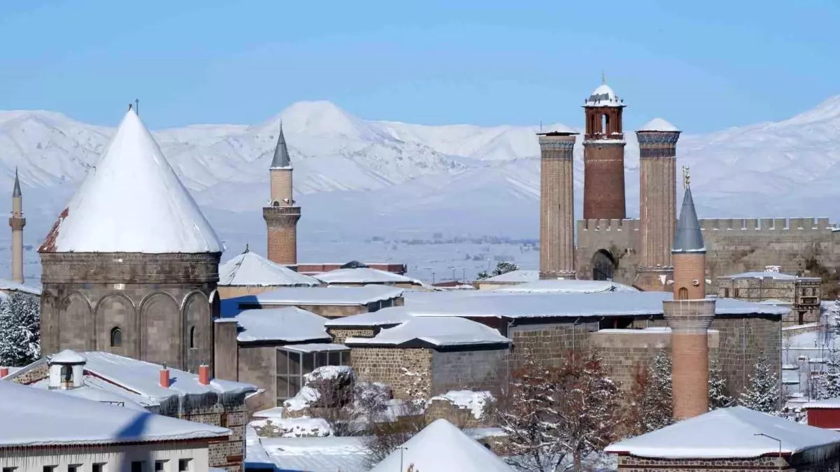 Erzurum merkezde okullara kar tatili