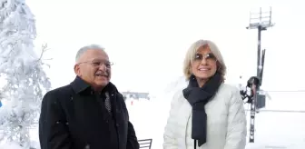 Eski Başbakan Çiller Erciyes'te tatil yapıyor