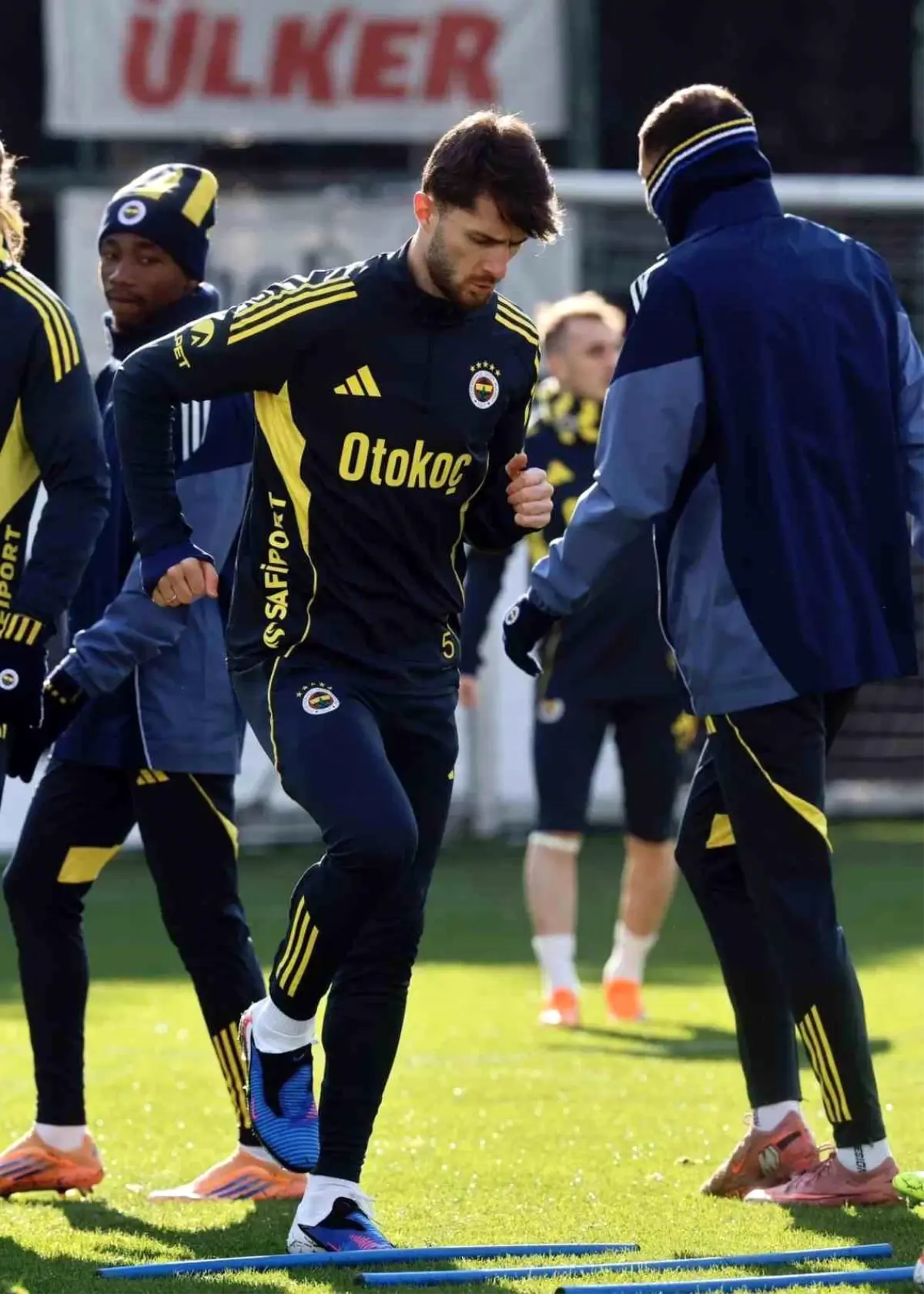 Fenerbahçe, Beyoğlu Yeni Çarşı maçının hazırlıklarını tamamladı