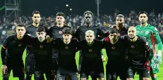 Galatasaray'a kötü haber! Genç yıldız maçın başında sakatlandı