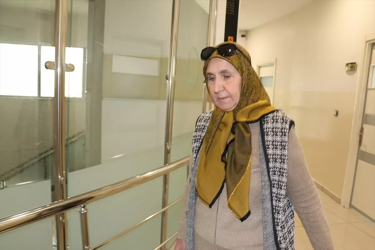 Gaziantepli 65 yaşındaki Zeliha teyze İngilizce öğrenme azmiyle örnek oluyor