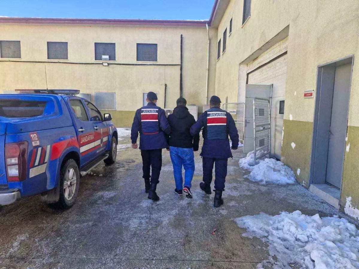 Hırsızlık suçundan kesinleşmiş 15 yıl cezayla aranan şahıs yakalandı