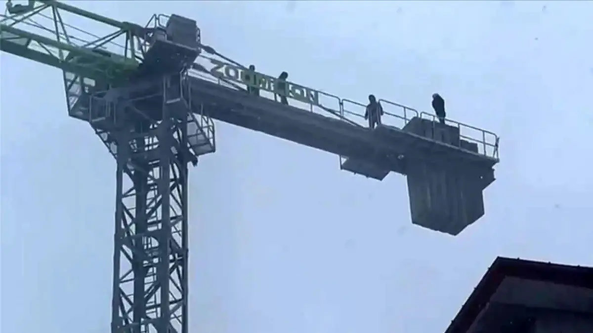 İşçilerden inşaat kule vincinde intihar girişimi