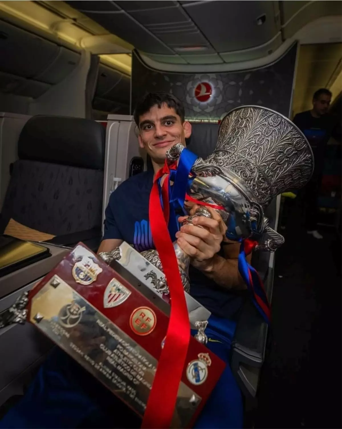 Barcelona Süper Kupa Şampiyonluğunu THY Uçağında Kutladı