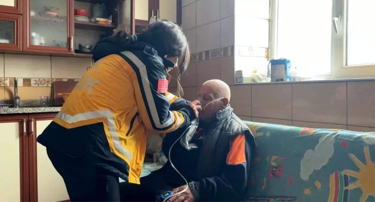 Kar kalınlığının 145 santimetreyi aştığı Ovacık'ta hayat kurtaran müdahale