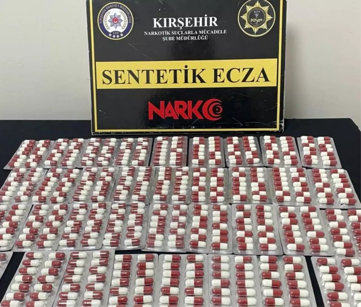 Kırşehir'de 3 şahsın üzerinden 490 adet uyuşturucu çıktı