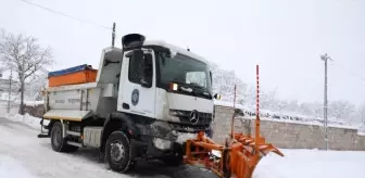 Melikgazi Belediyesi ekiplerinin karla mücadele çalışmaları devam ediyor