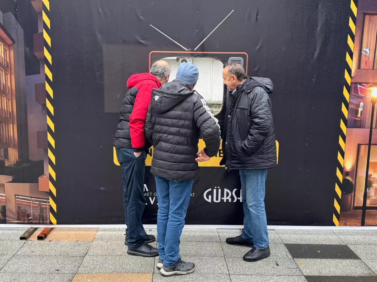 Ordu'da şantiye alanına kurulan 'izleme bölmesi' ilgi görüyor