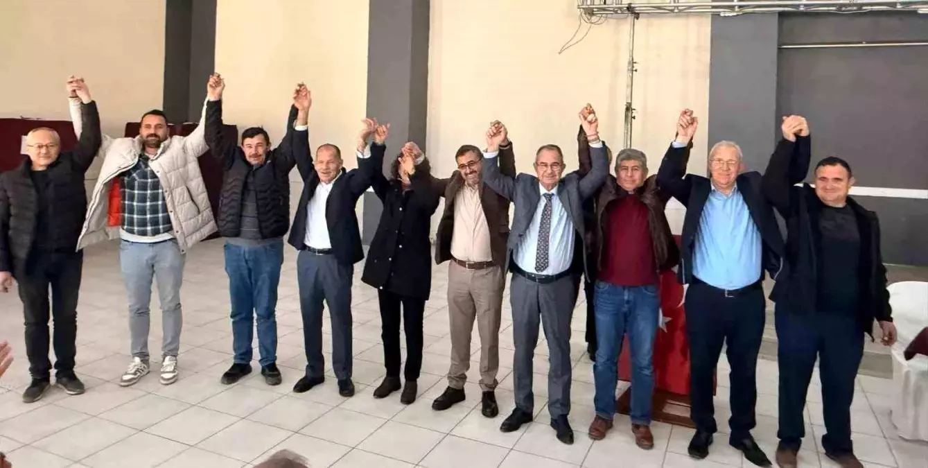 Selendili esnaflardan Başkan Kahveci'ye güven oyu