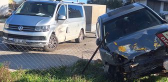 Serik'te otomobil ile minibüs kazasında 1 kişi yaralandı
