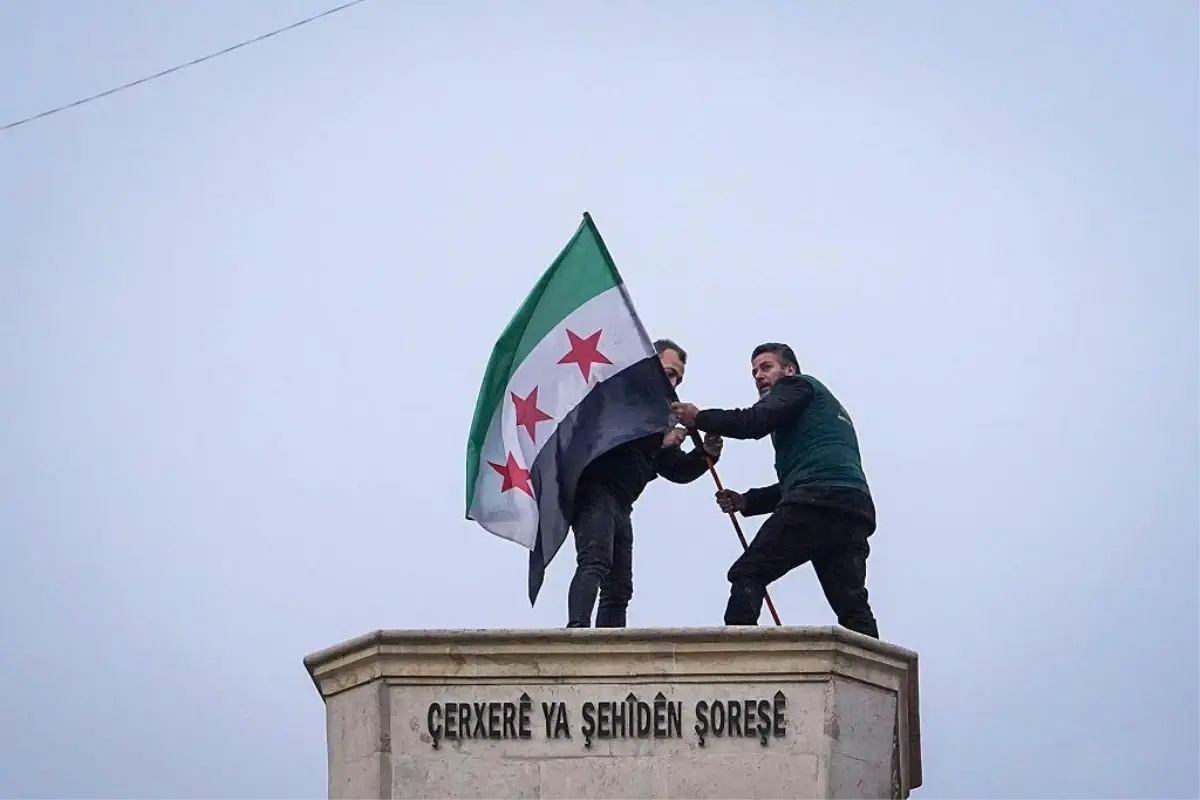 Suriye ordusu: 'Tüm silahlı gruplar Fırat'ın doğusuna çekilmeli'