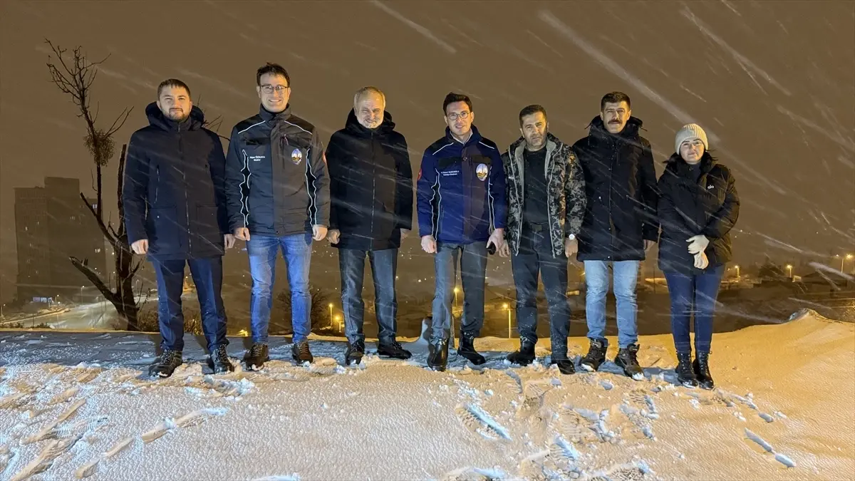 Tokat Belediyesinin karla mücadele çalışmaları sürüyor