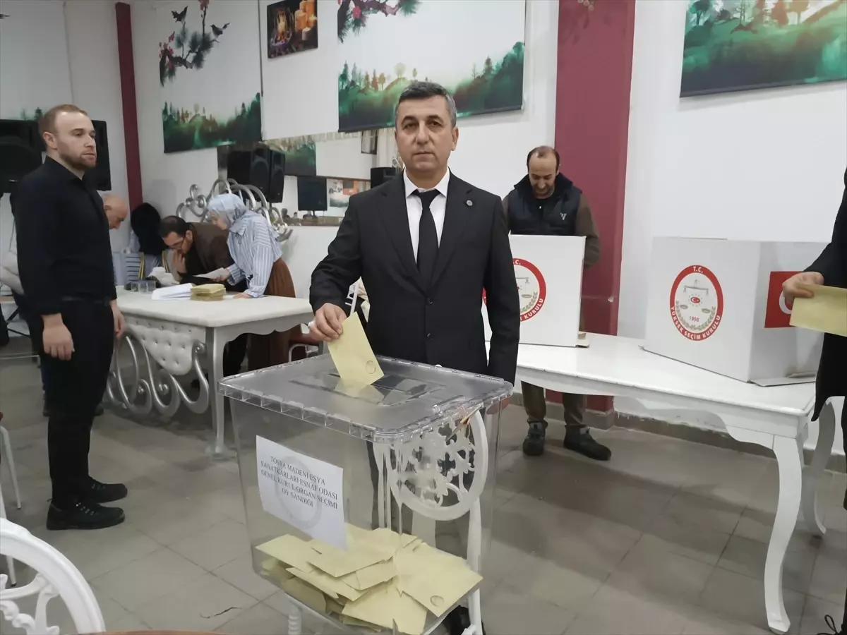 Tosya Madeni Eşya ve Sanatkarlar Esnaf Odası Başkanlığına yeniden Gecioğlu seçildi