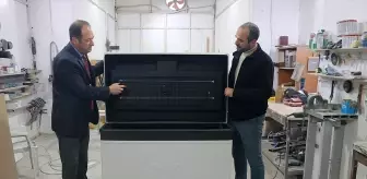 Adana'da emekli doktor zararlı mikroorganizmaları yok eden dezenfeksiyon kabini üretti