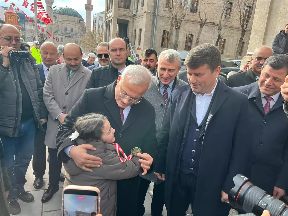 Aksaray Valisi Mehmet Ali Kumbuzoğlu için veda programı düzenlendi