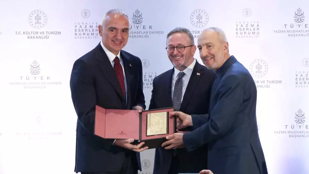 Bakan Ersoy 'Mehmed Şevki Efendi-Mushaf-ı Şerif' kitap tanıtım programına katıldı