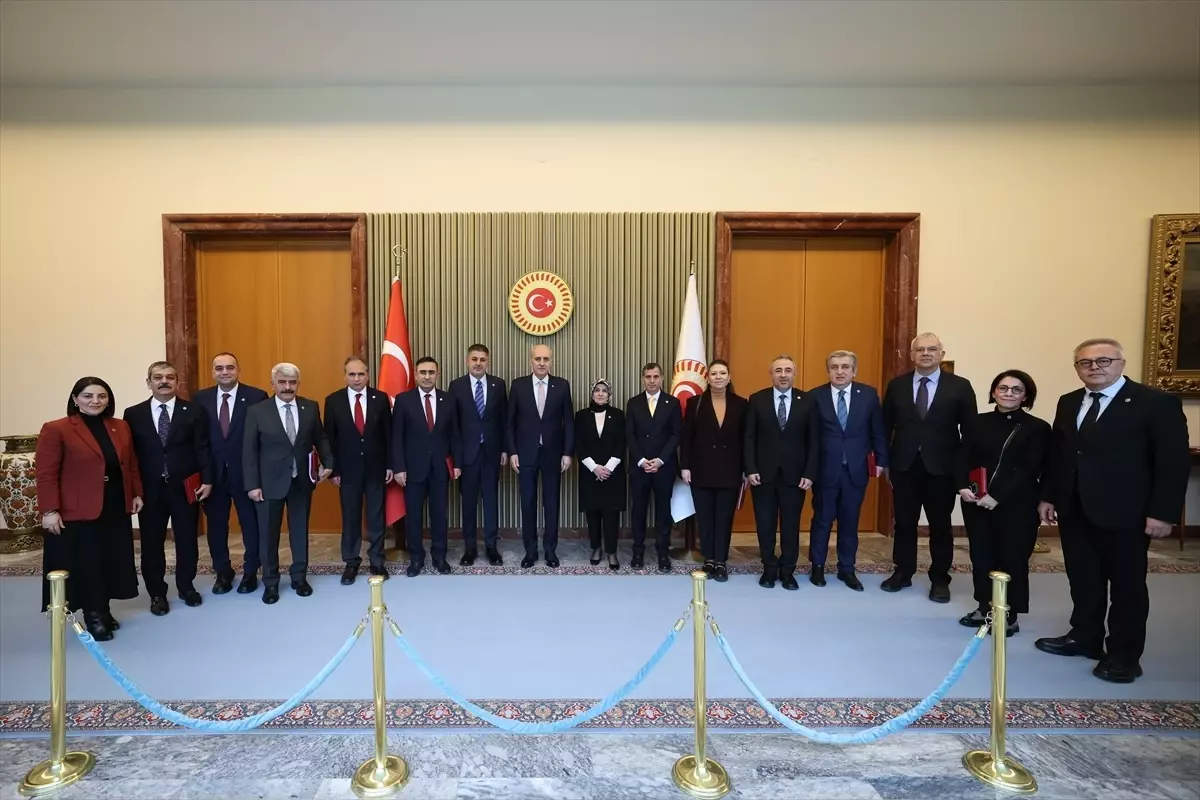 Bebek Ölümlerini ve Özel Sağlık Kuruluşlarını Araştırma Komisyonu, raporunu TBMM Başkanı Kurtulmuş'a sundu