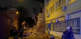 Beyoğlu'nda tarihi metruk binanın duvarı yıkıldı