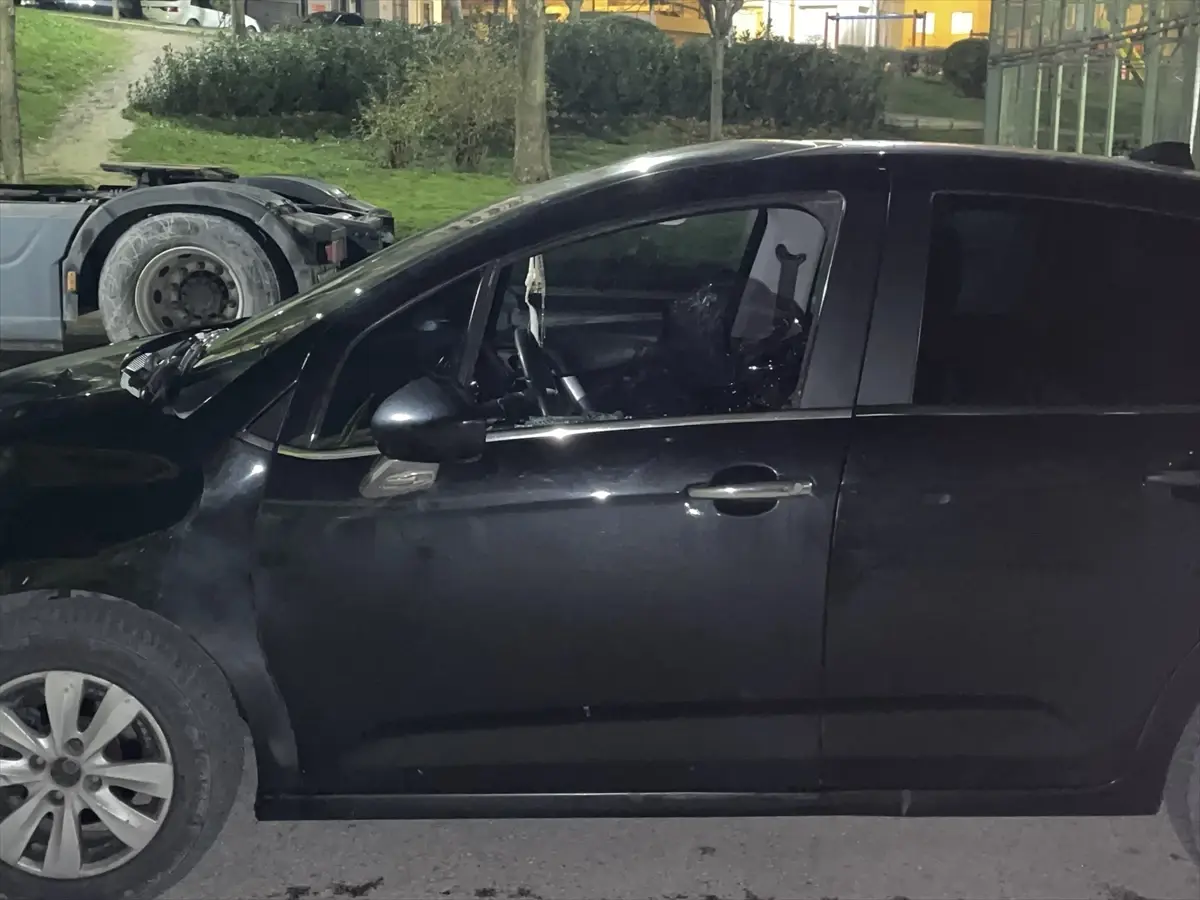 Bursa'da bıçaklı kavgada 2 kişi yaralandı