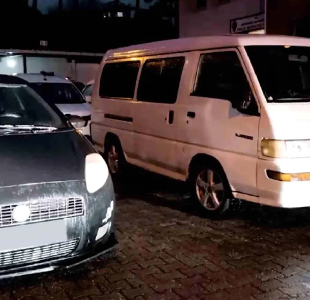 Çanakkale'de 33 kaçak göçmen yakalandı, 5 organizatör tutuklandı