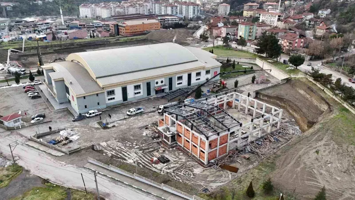 Cimnastik salonu inşaatı tüm hızıyla sürüyor