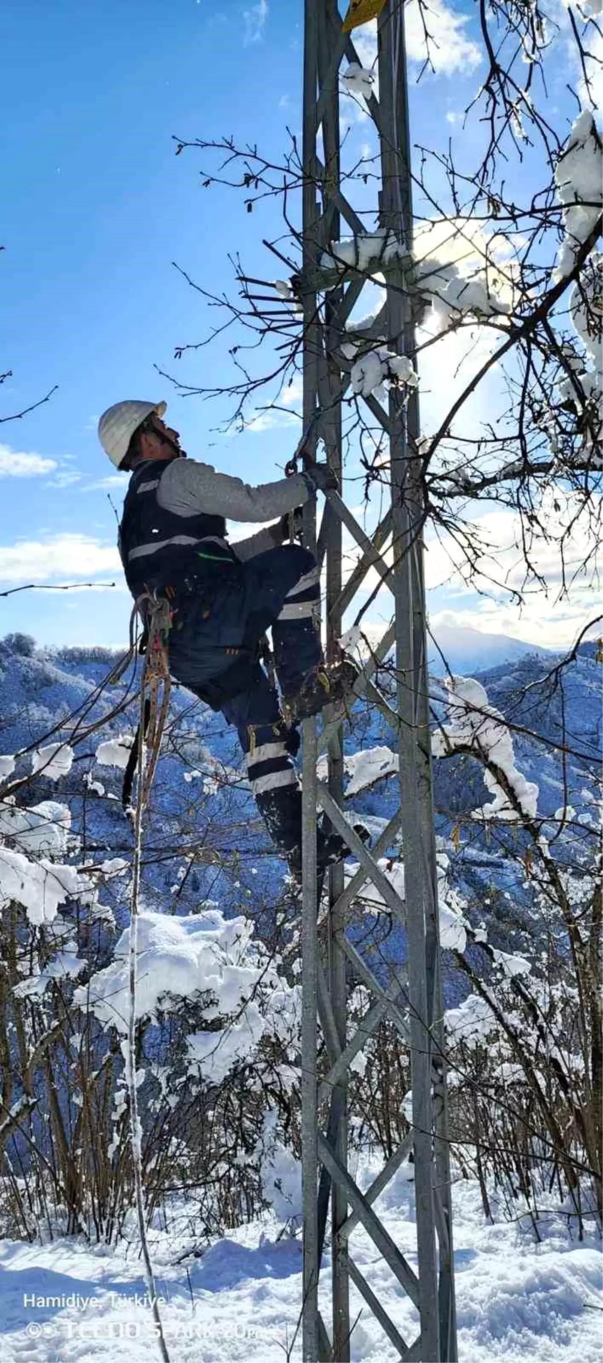 Çoruh EDAŞ, Giresun'da kesintisiz enerji için yoğun kar yağışında sahada