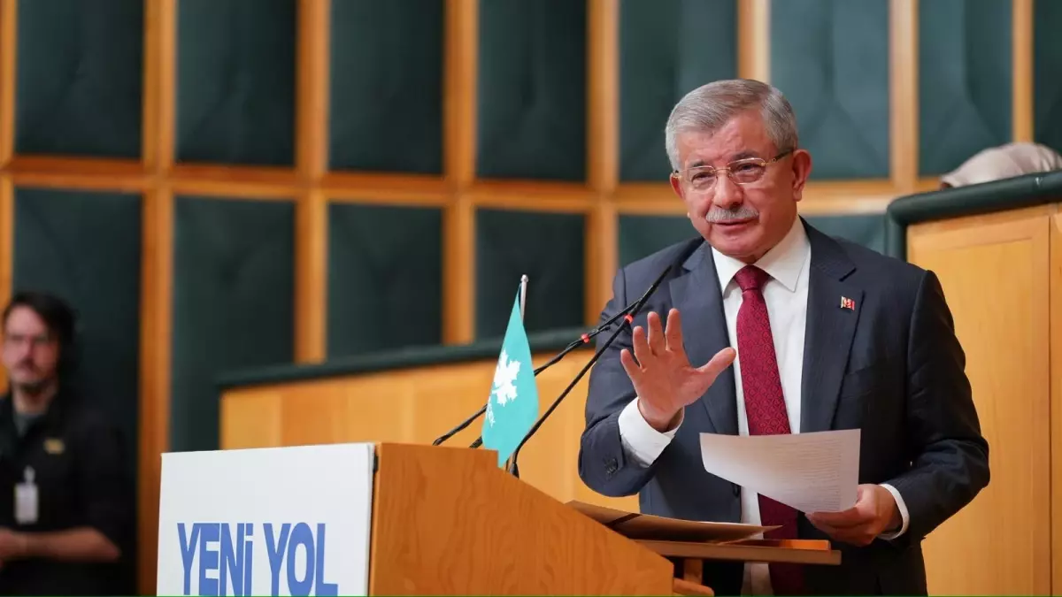 Ahmet Davutoğlu: 'Komisyon raporu gecikiyor, sanki doktora tezi yazılıyor'