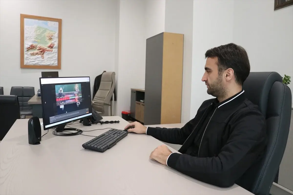 FIFA kokartlı hakem Atilla Karaoğlan, AA'nın "Yılın Kareleri" oylamasına katıldı