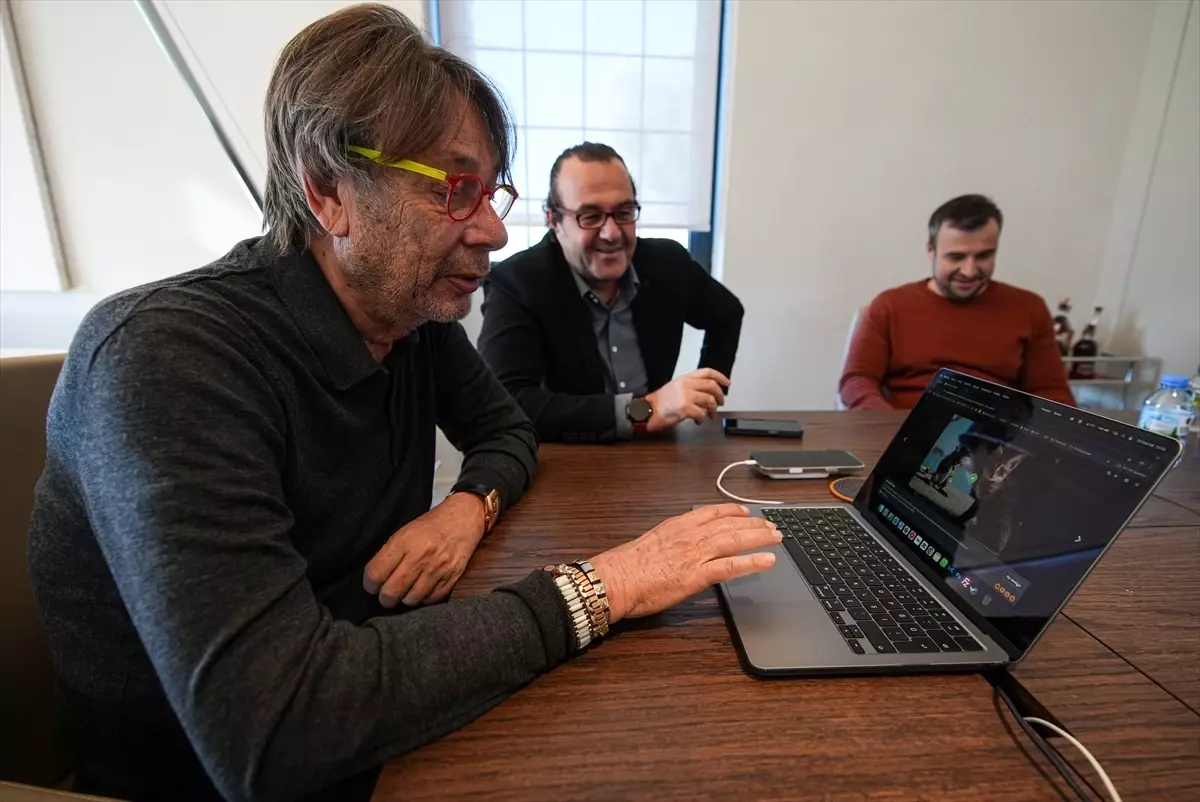 Göztepe'nin onursal başkanı Sepil, AA'nın "Yılın Kareleri" oylamasına katıldı