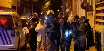 Kadıköy'de bir apartmanda çıkan yangında 1'i ağır 8 kişi yaralandı