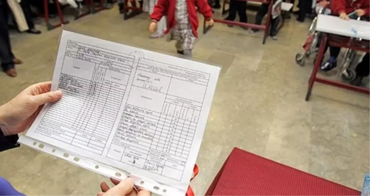 Karnelerden Atatürk ve Türk Bayrağı çıkarılıyor mu? Karnelerde artık Atatürk ve Türk Bayrağı olmayacak mı?