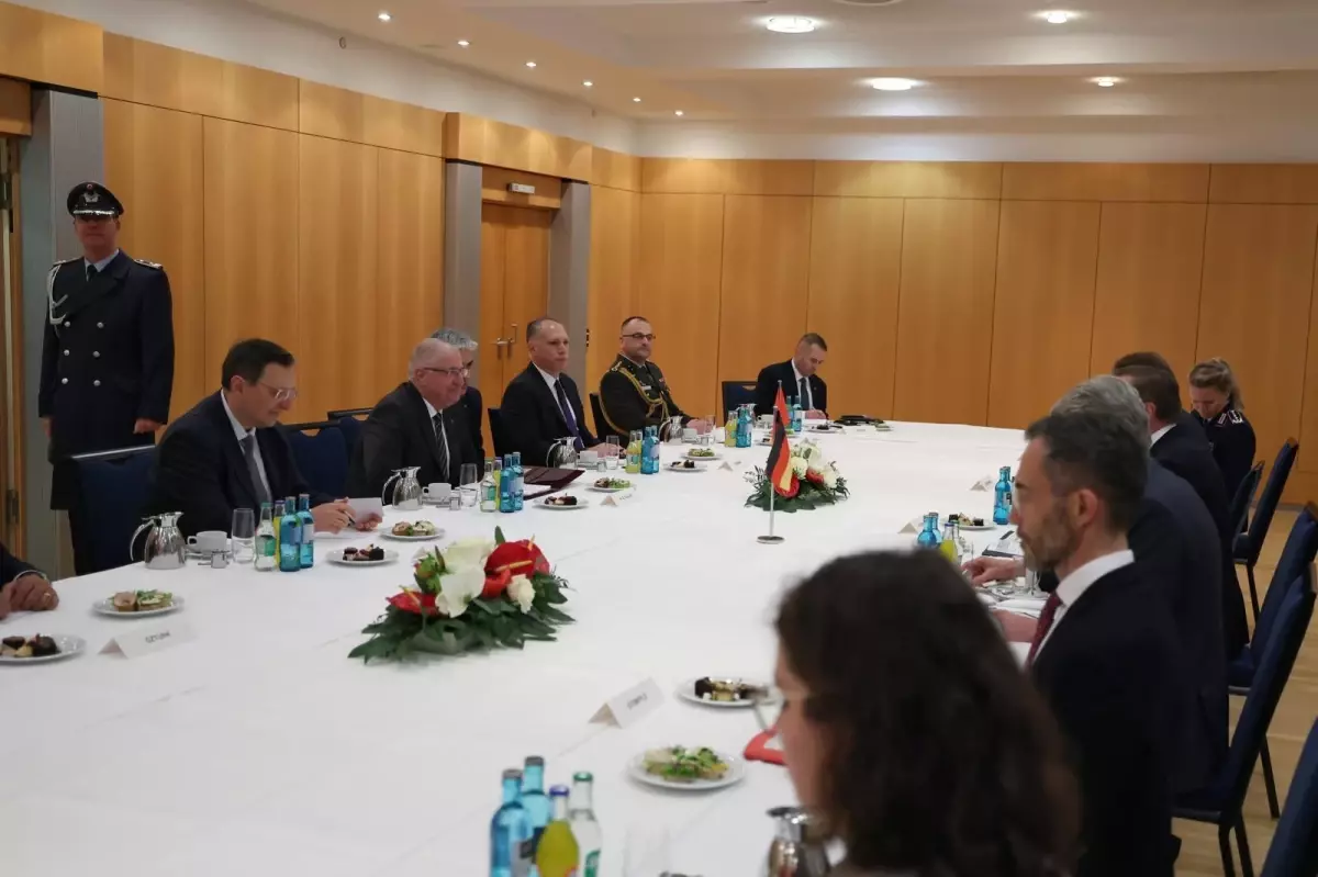 Milli Savunma Bakanı Güler, Almanya'da