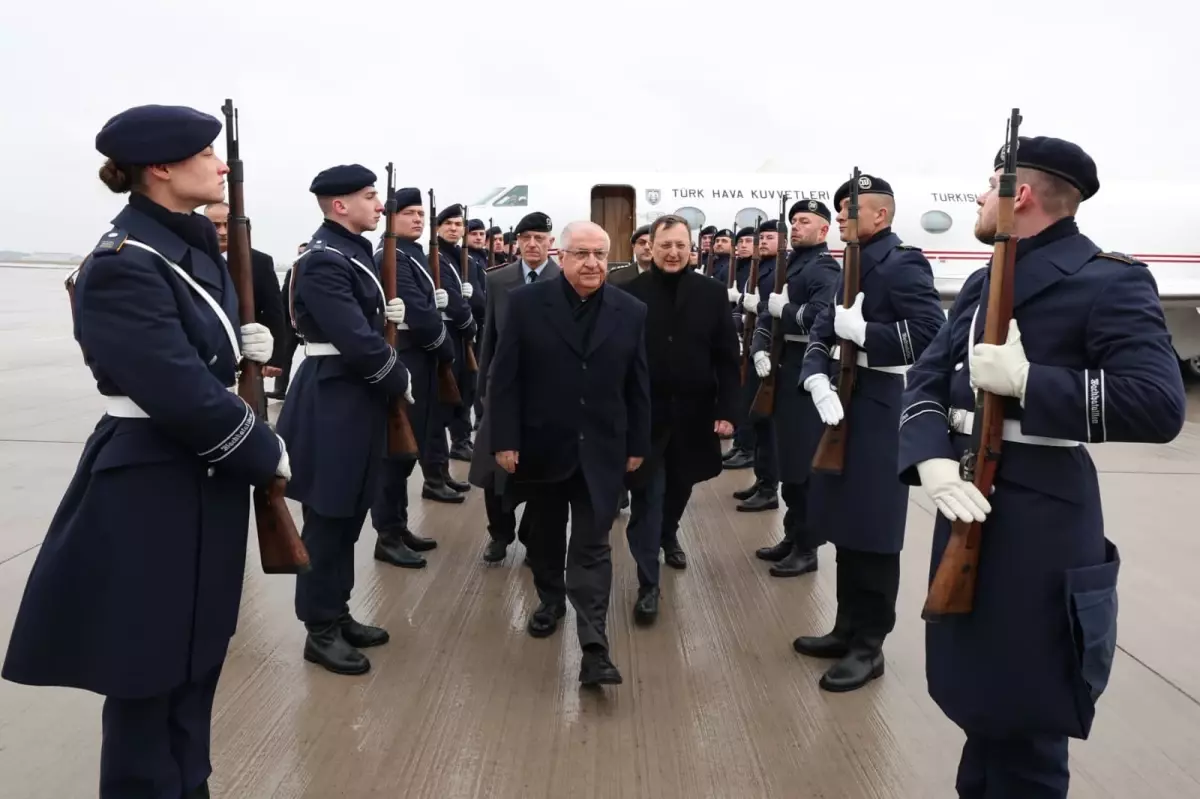 Milli Savunma Bakanı Güler, Almanya'da