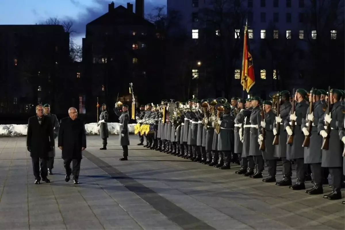 Milli Savunma Bakanı Güler, Almanya Savunma Bakanı Pistorius ile bir araya geldi