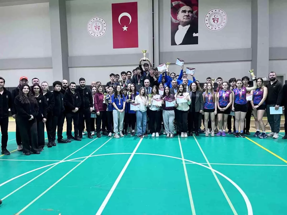Okul sporları karate ve badminton il birinciliği müsabakaları tamamlandı