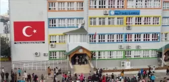 Saimbeyli Belediyesinden Kozan ilçesindeki öğrencilere kar sürprizi