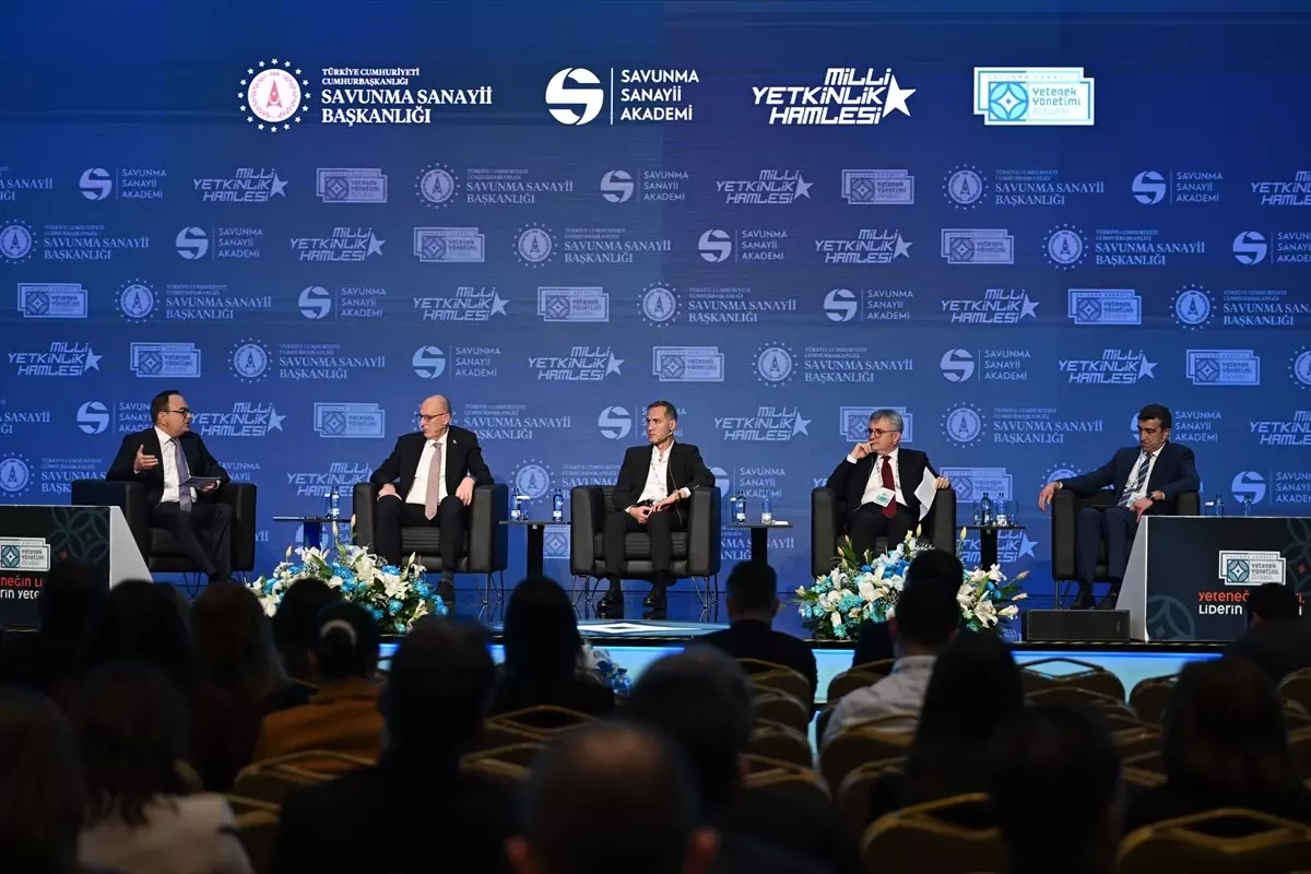 Savunma Sanayii Yetenek Yönetimi Zirvesi'nde iş ortamında liderlik ve kültürün dönüşümü konuşuldu